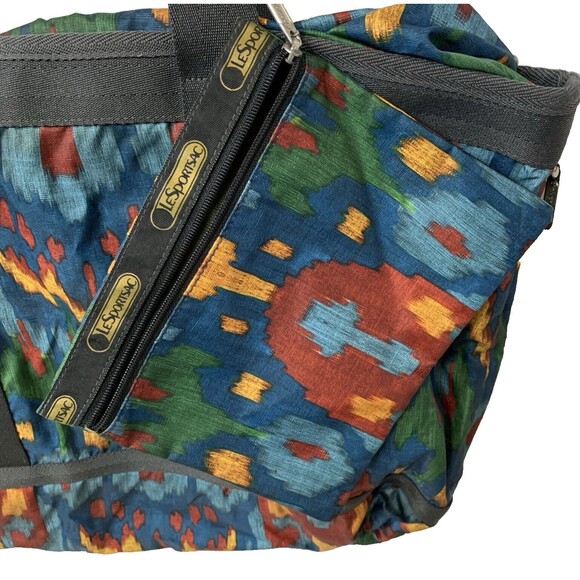 Lesportsac Southwestern Tribal Shoulder Tote Attached Makeup/Accessory Pouch - Picture 4 of 10